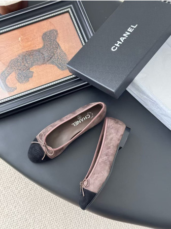UA Ch*el Ballet flats