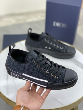 UA D*0r B23 League Low-Top Sneaker