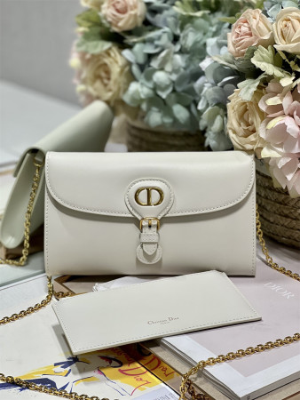 D*0r BOBBY EAST-WEST POUCH WITH CHAIN Latte Smooth Calfskin White