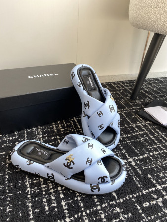 UA Ch*el SLIPPERS