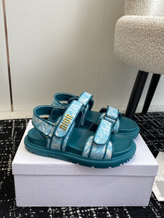 UA D*0ract Sandal