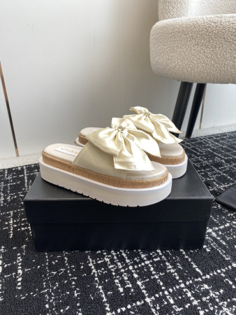 UA Ch*el PLATFORM SLIDES