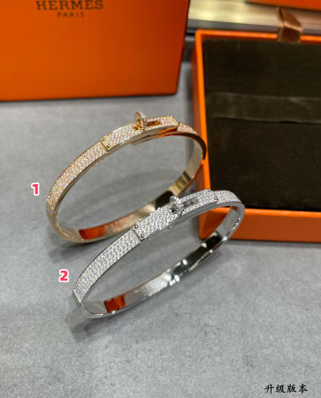 H**mes button fully diamond-encrusted Bracelet