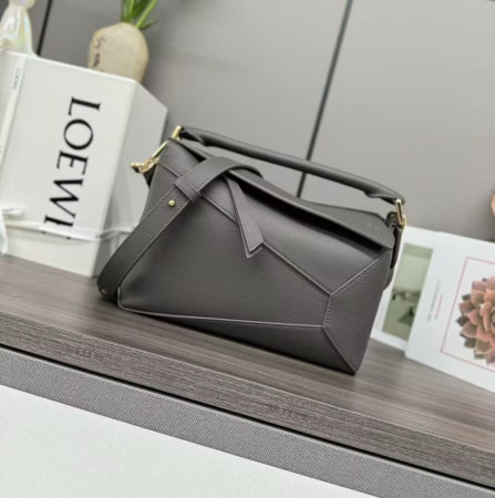 L0ew* Small Puzzle bag in classic calfskin 24x10.5x16.5cm