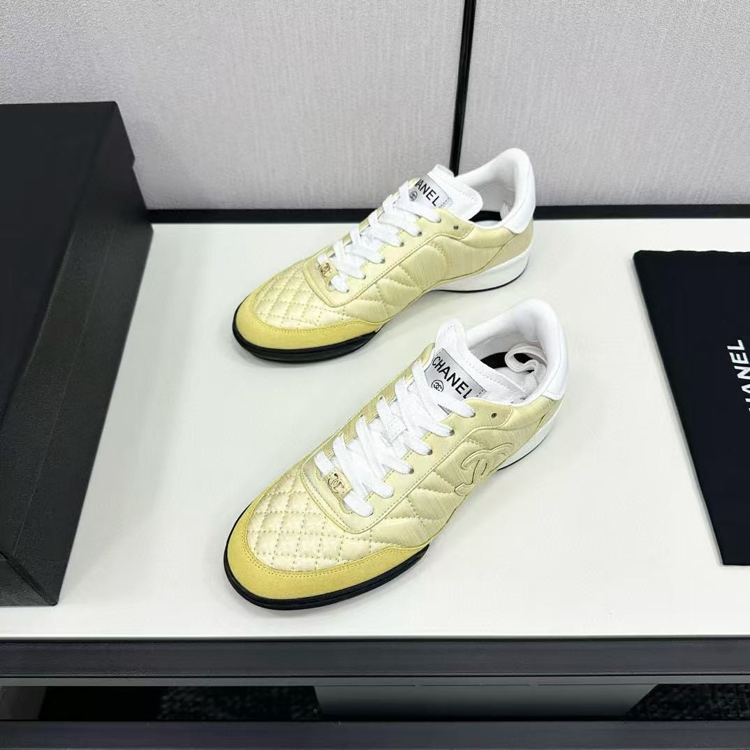 UA Ch*el SNEAKER