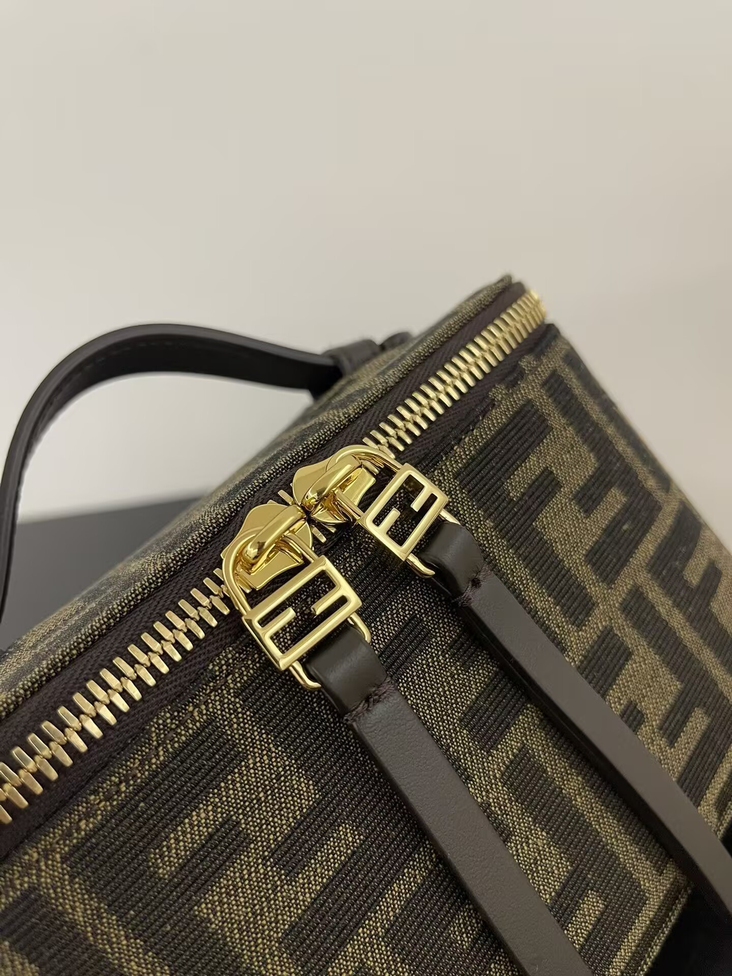 F**di vanity mini handbag 16x8x11cm