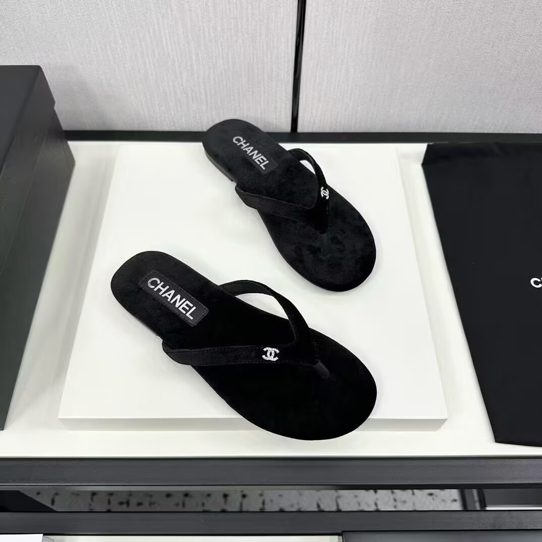UA Ch*el Slides