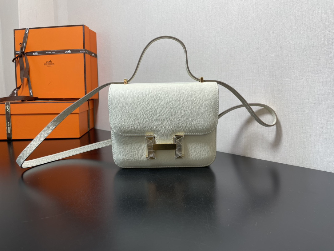 Hermès Constance 19 Epsom Gold Hardware 7.25" x 6.25" x 2.25"
