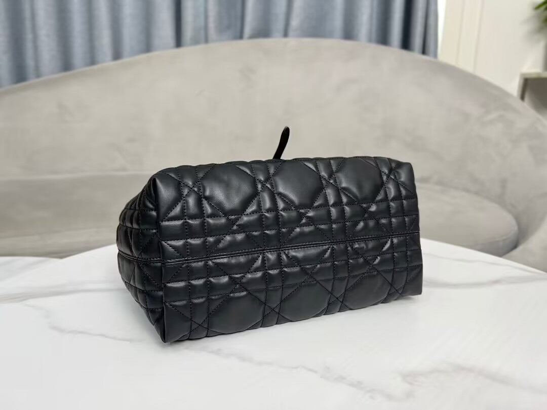D*0r Toujours Bag Medium Black 11 x 8.5 x 6.5 inches