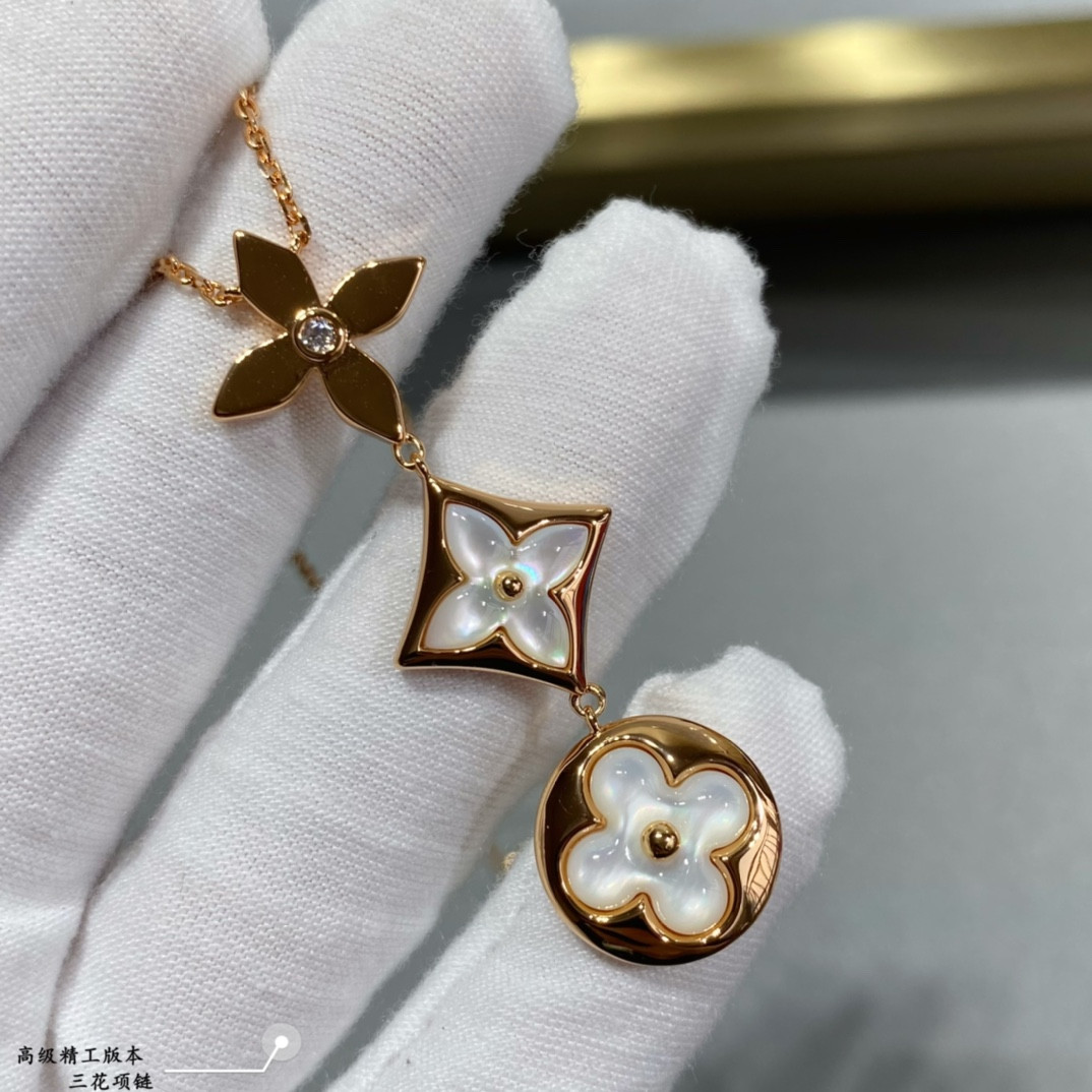 L0*is V*t0n Three-Flower Necklace Rose Gold
