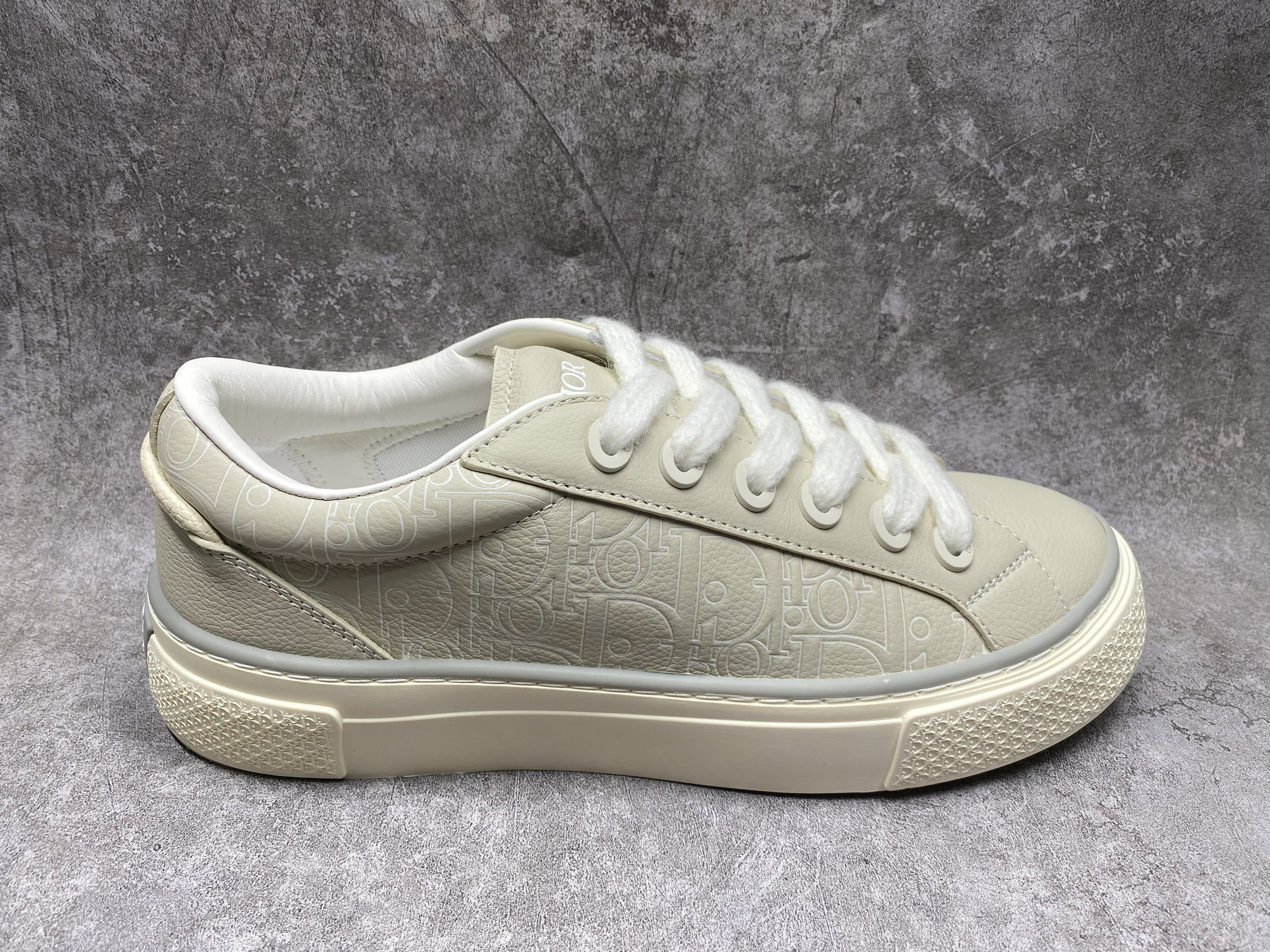 UA D*0r B33 Sneaker