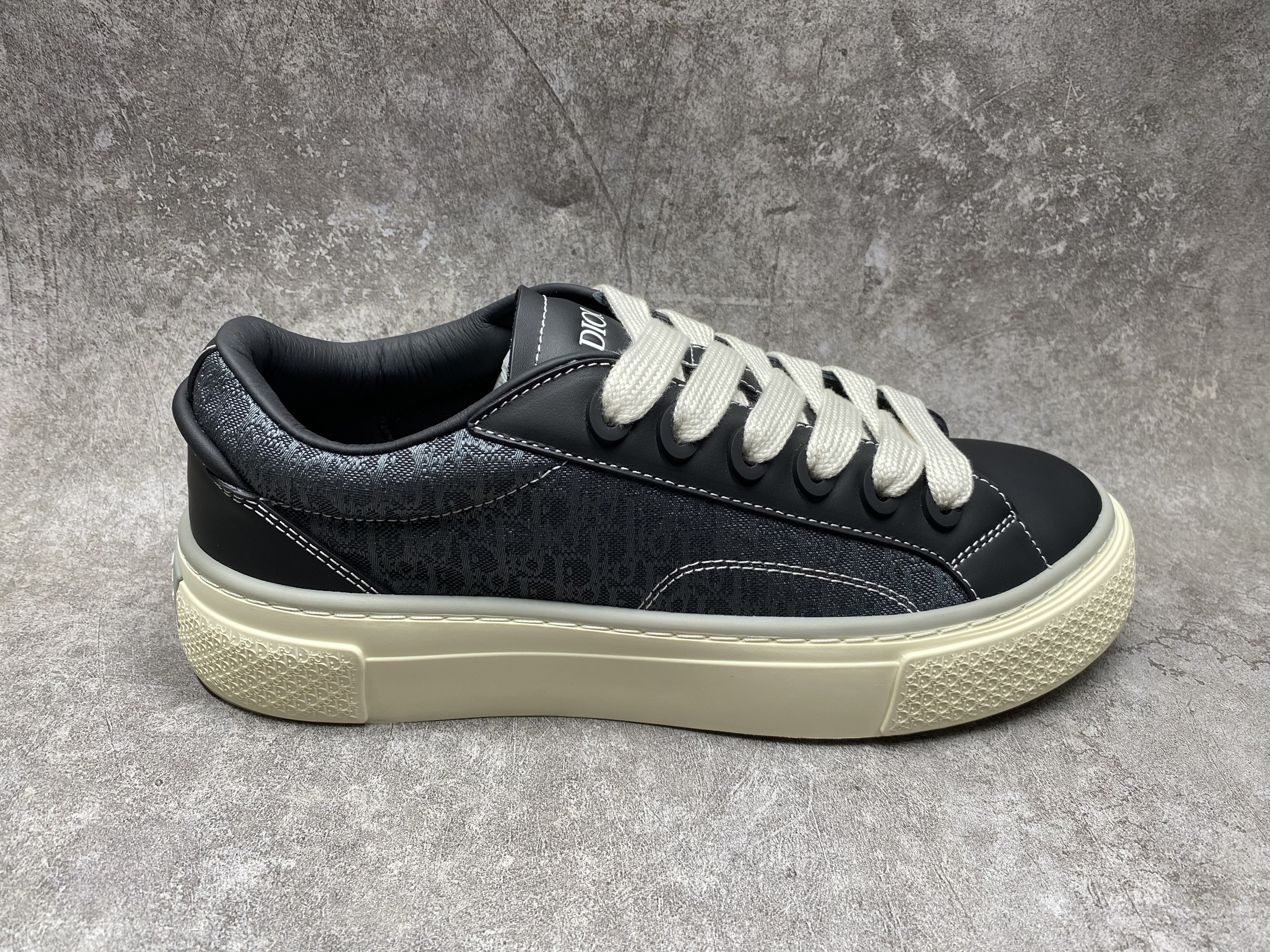 UA D*0r B33 Sneaker