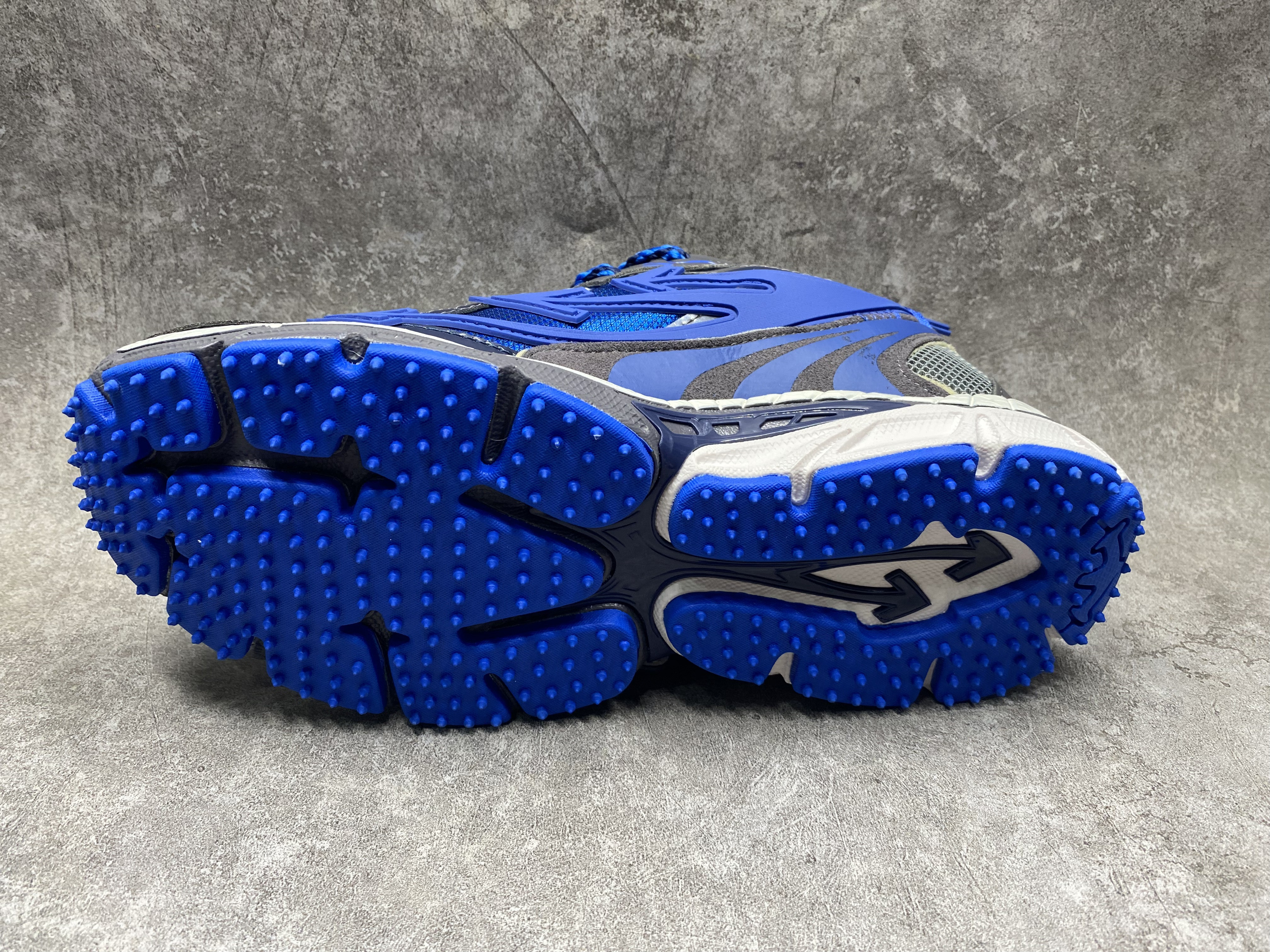 UA Off-White "BE RIGHT BACK"