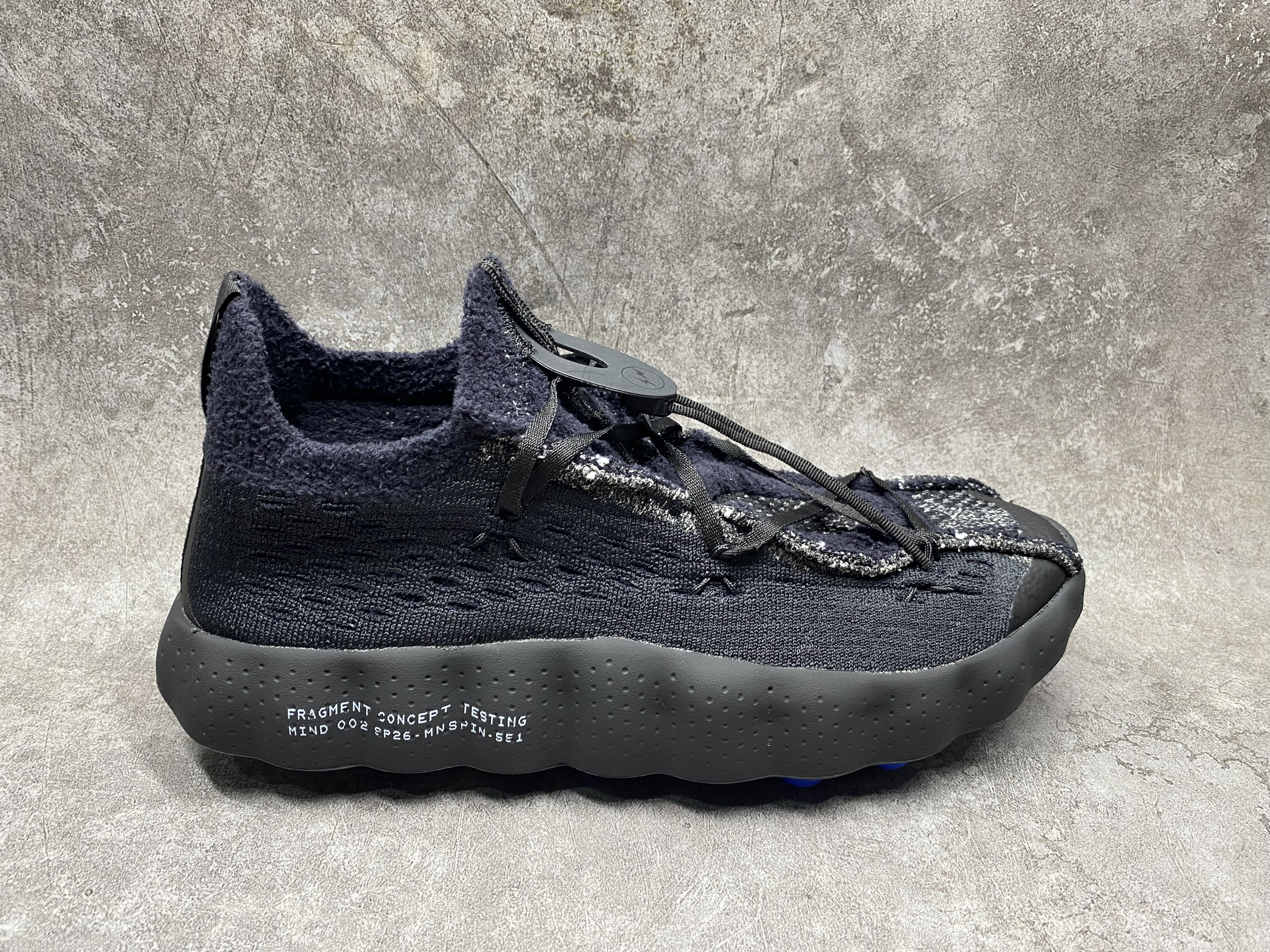 UA Nike Mind 002 Flyknit