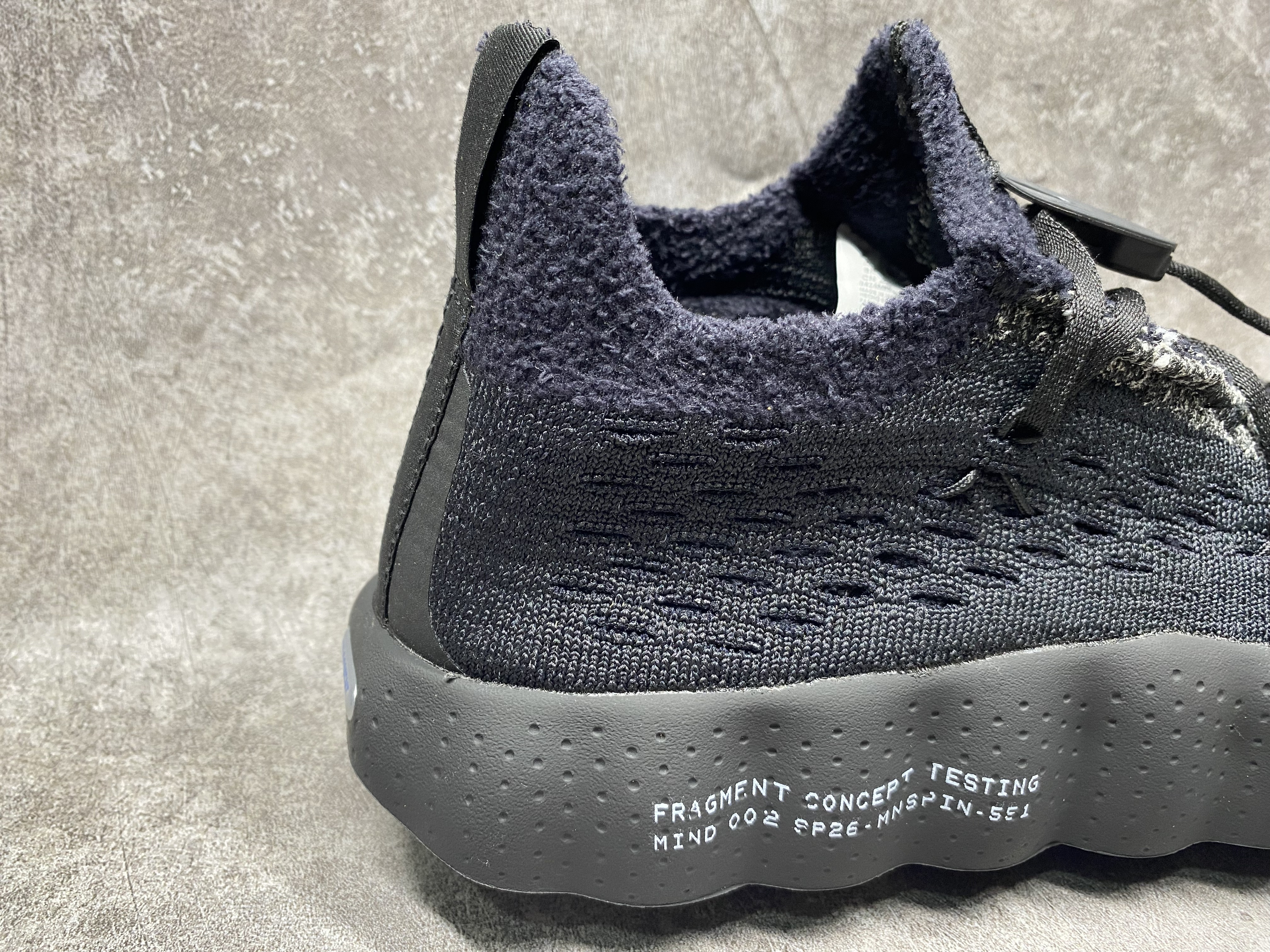 UA Nike Mind 002 Flyknit