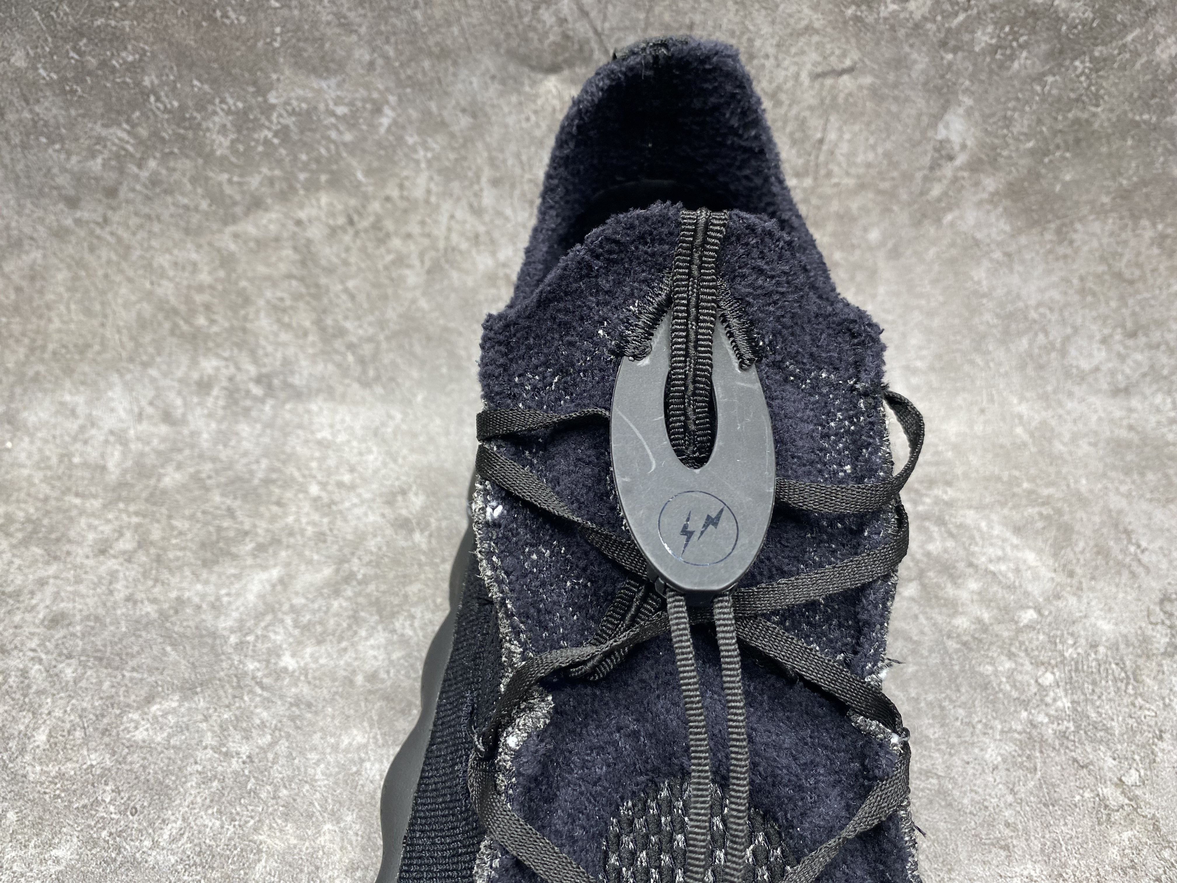 UA Nike Mind 002 Flyknit