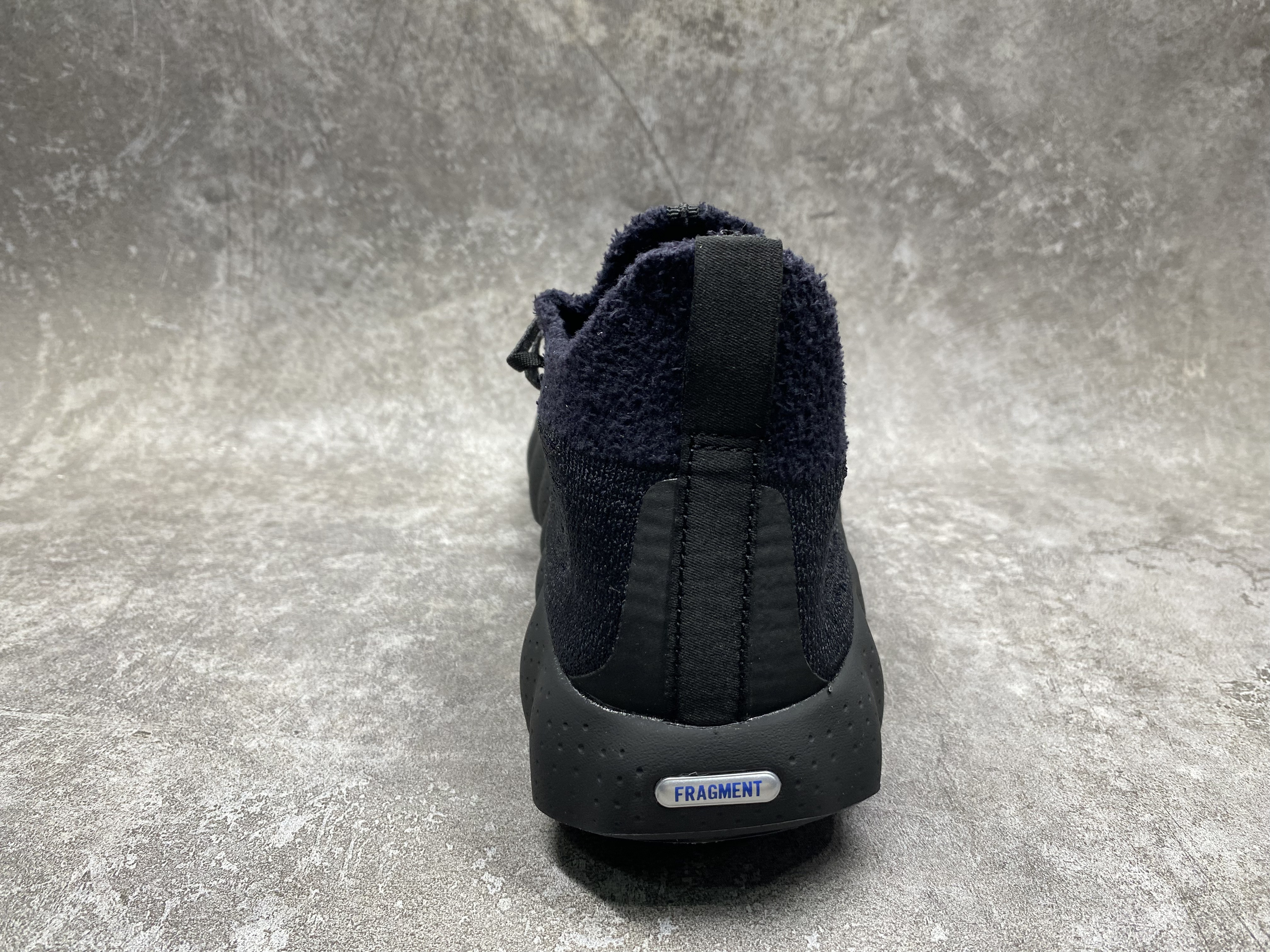 UA Nike Mind 002 Flyknit