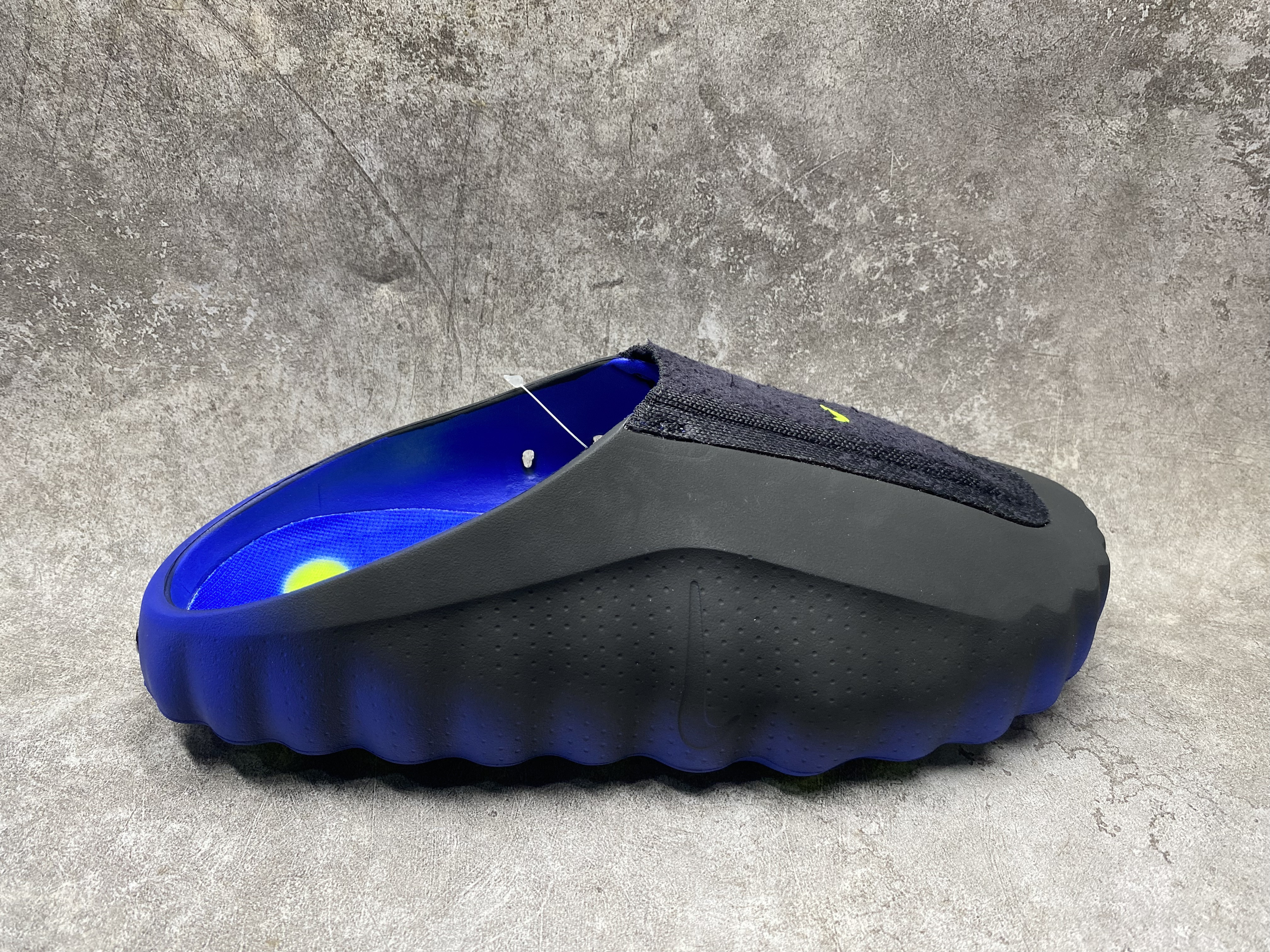 Nike Mind 001 Slide (Runs one size small)