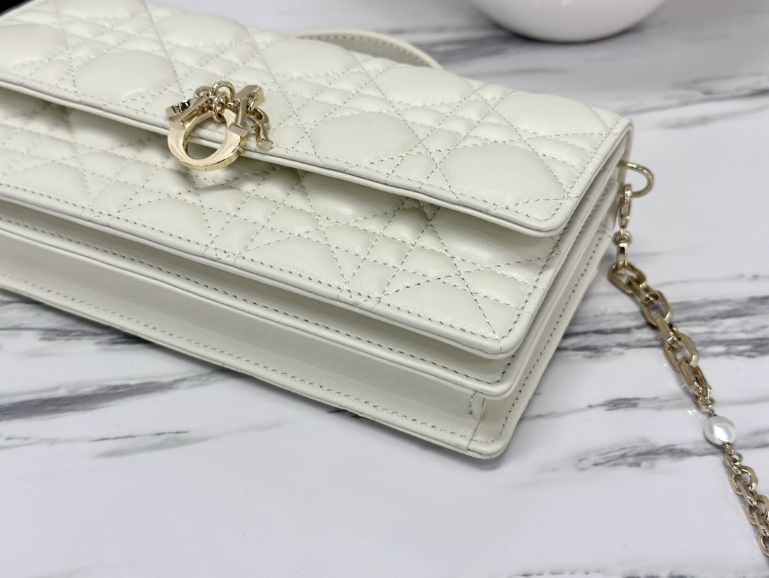 MISS D*0r MINI BAG Latte Cannage Lambskin S0980ONMJ_M030 21 x 11.5 x 4.5 cm