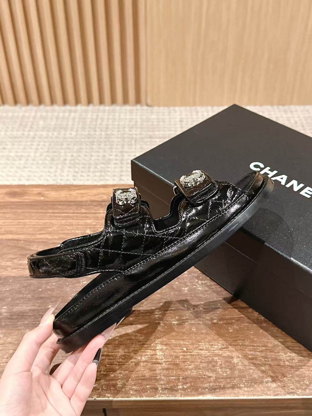 UA Ch*el Slides