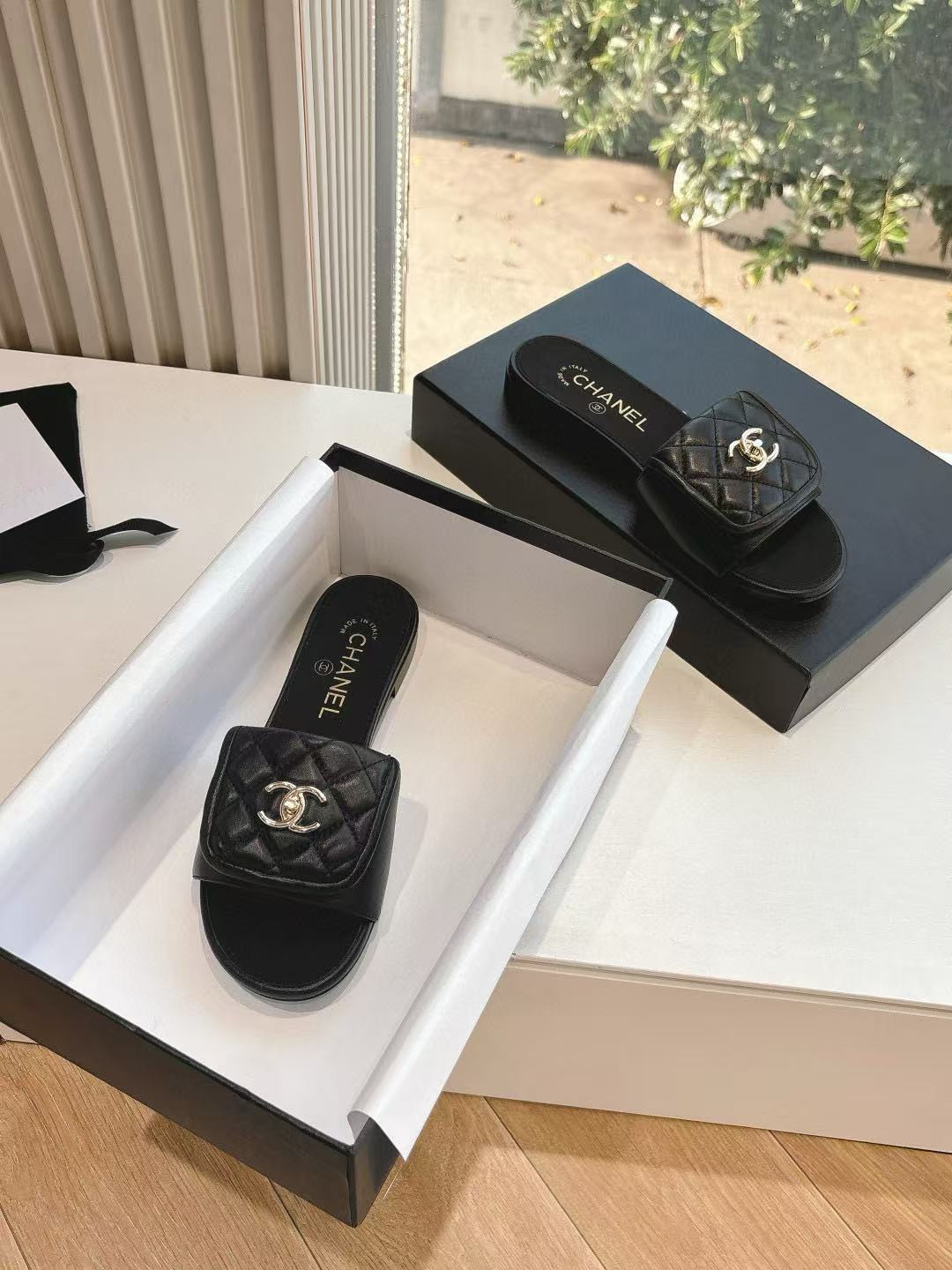 UA Ch*el Slippers