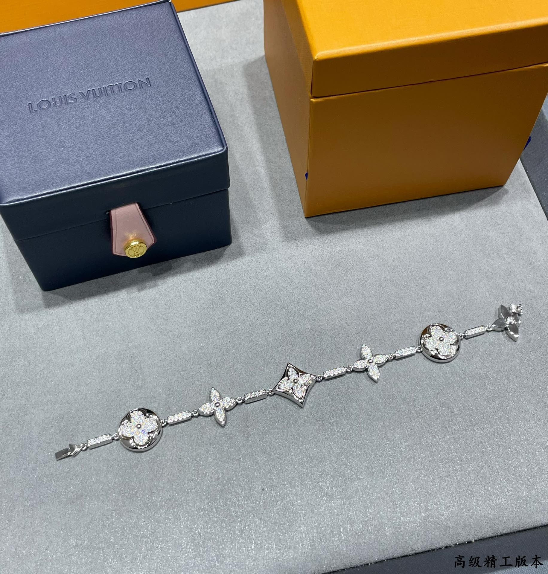 L0*is Vuitto Large six-flower full diamond Bracelet