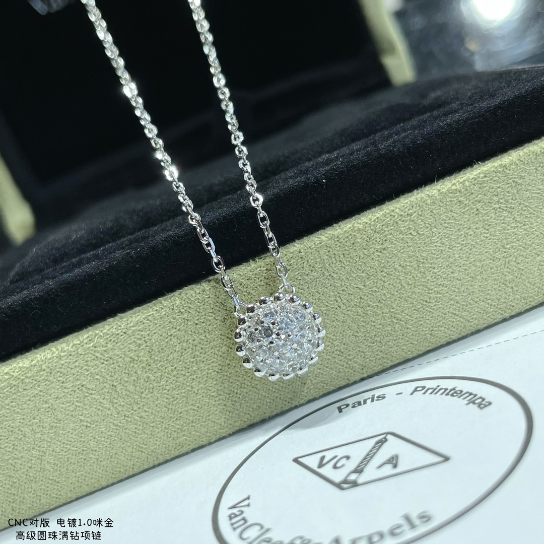 V*N CL*F & Arpels round bead full diamond necklace
