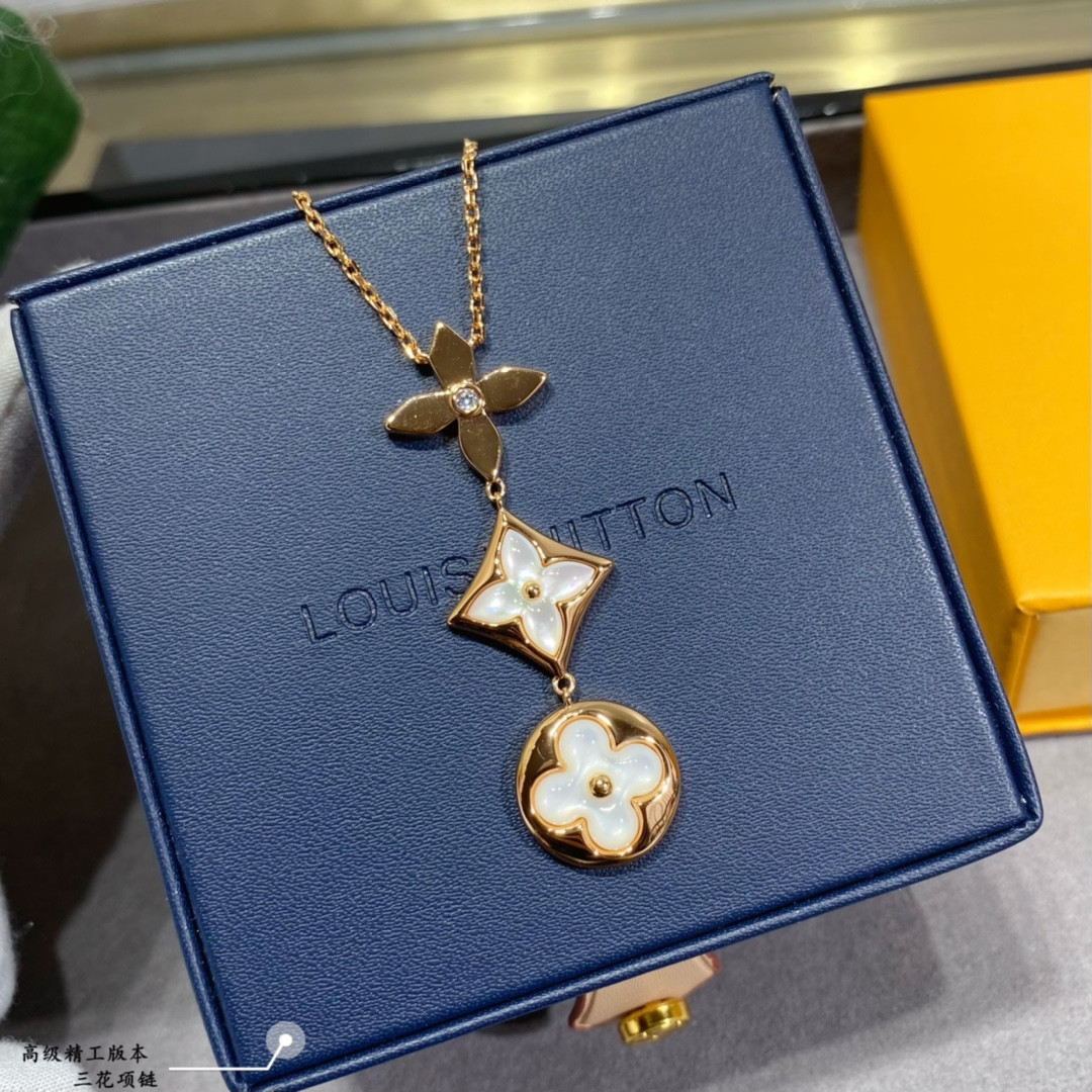 L0*is V*t0n Three-Flower Necklace Rose Gold