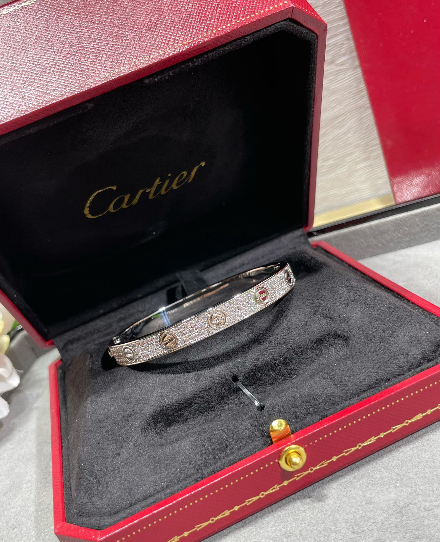 Ca*t*er Wide diamond star Bracelet