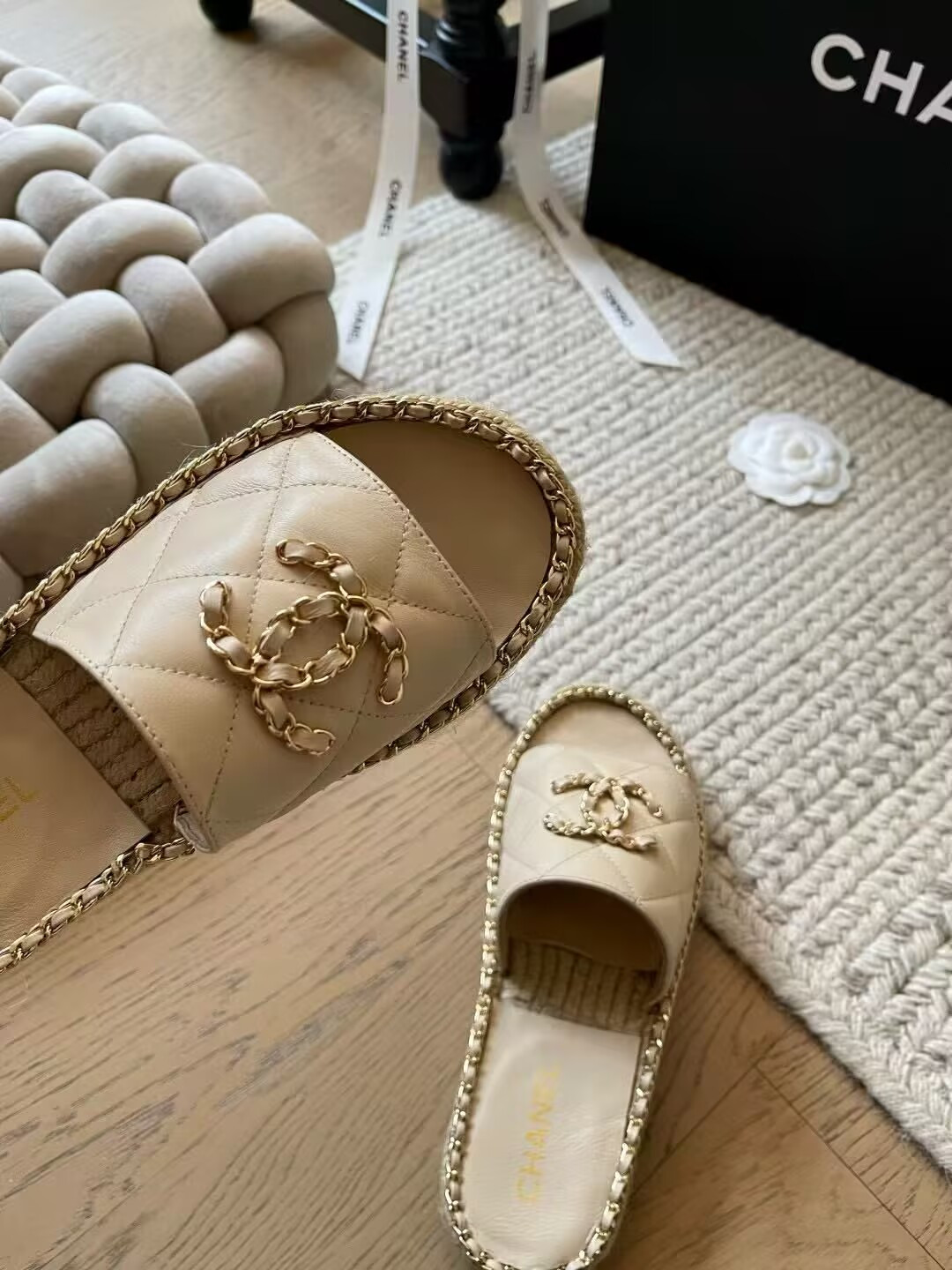 UA Ch*el Slides