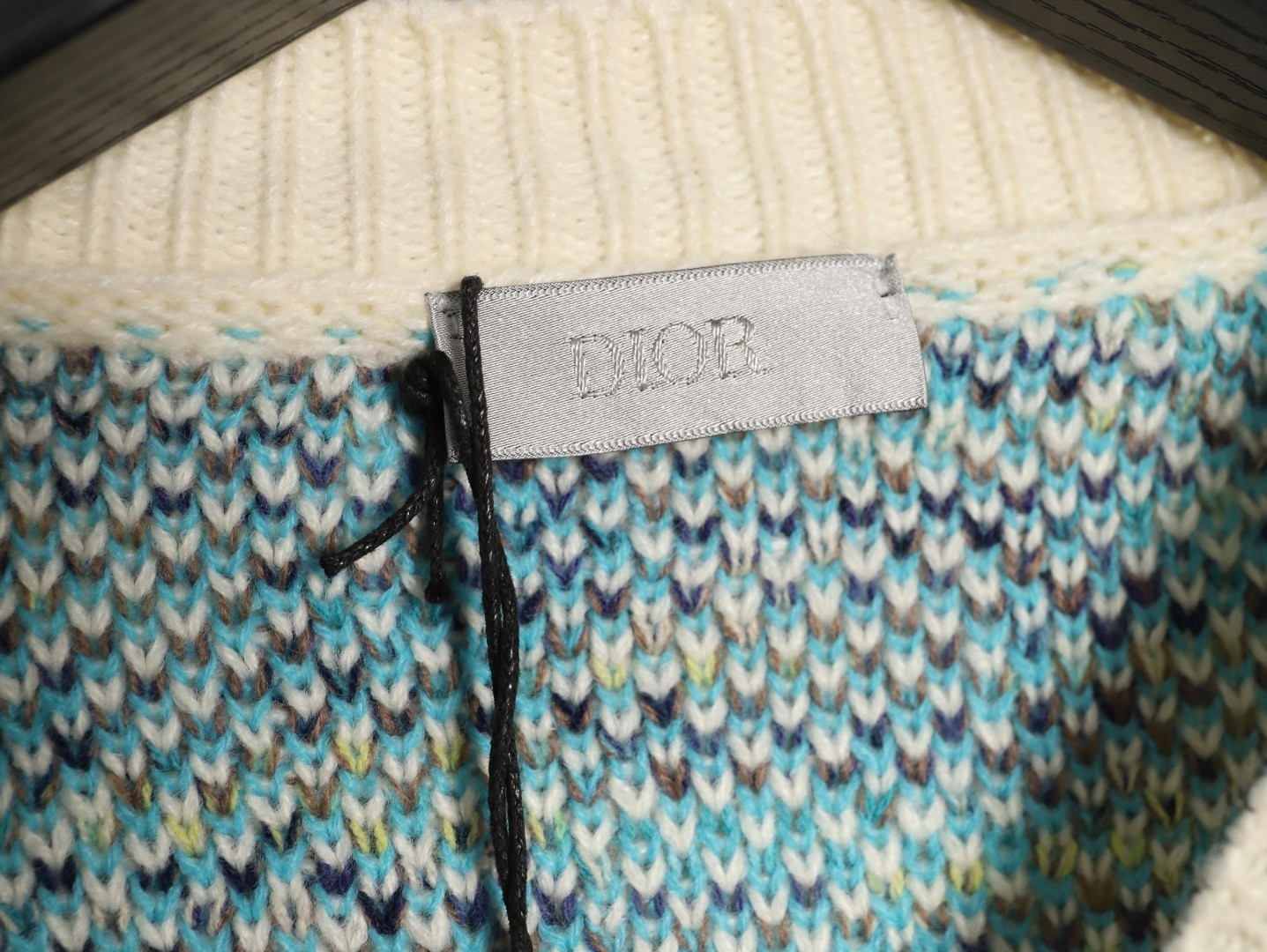 D*0r 25ss Sweaters