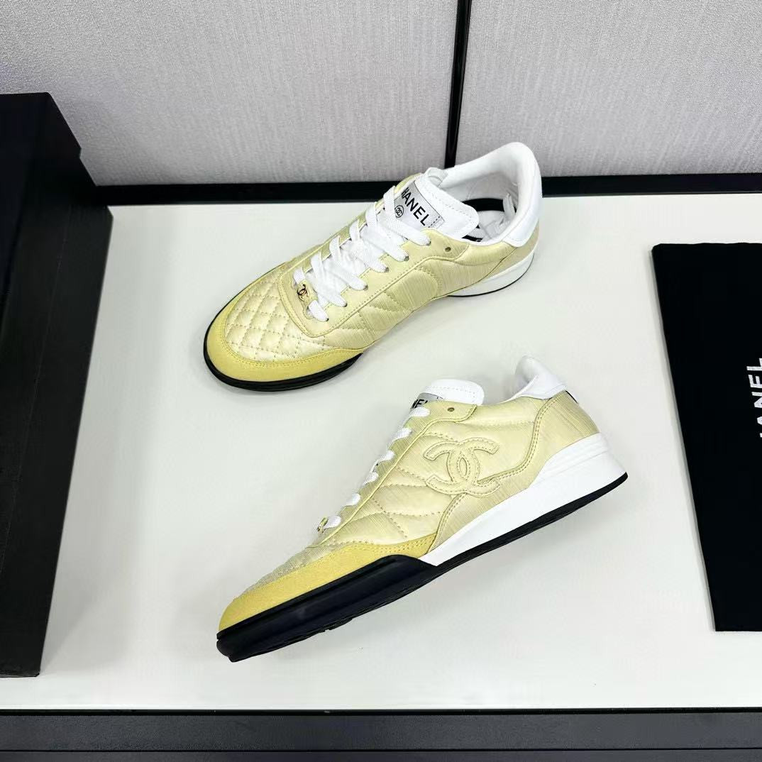 UA Ch*el SNEAKER