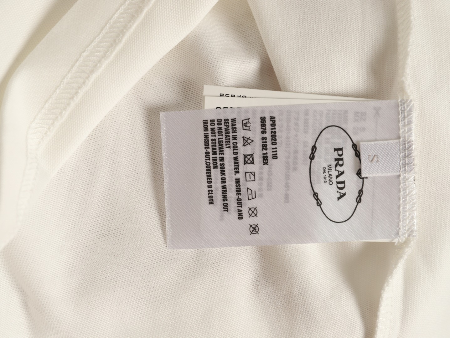 Pra*a long-sleeved t-shirt