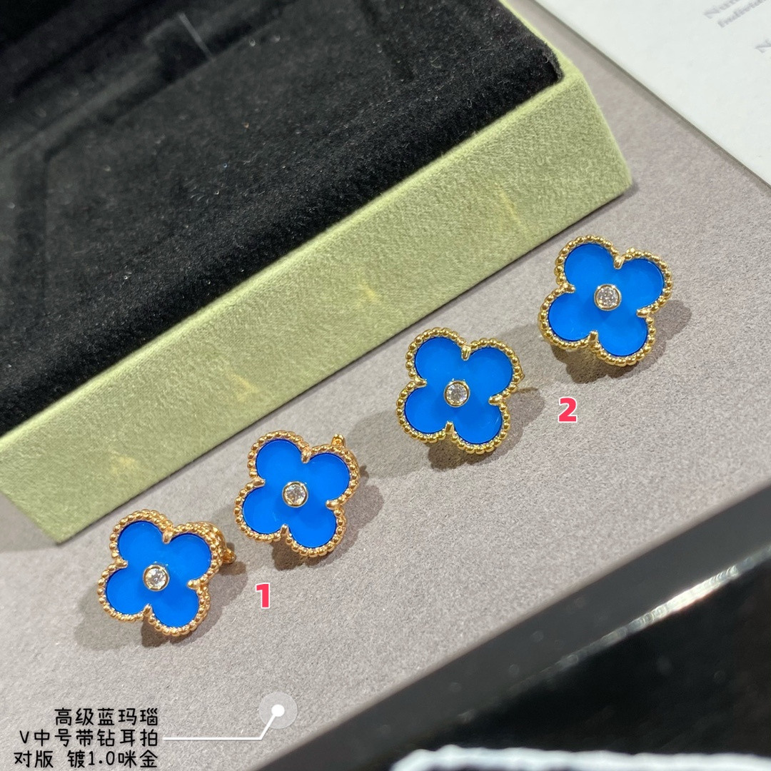 V*N CL*F & Arpels Sapphire Blue Agate Diamond Four-Leaf Clover Earrings