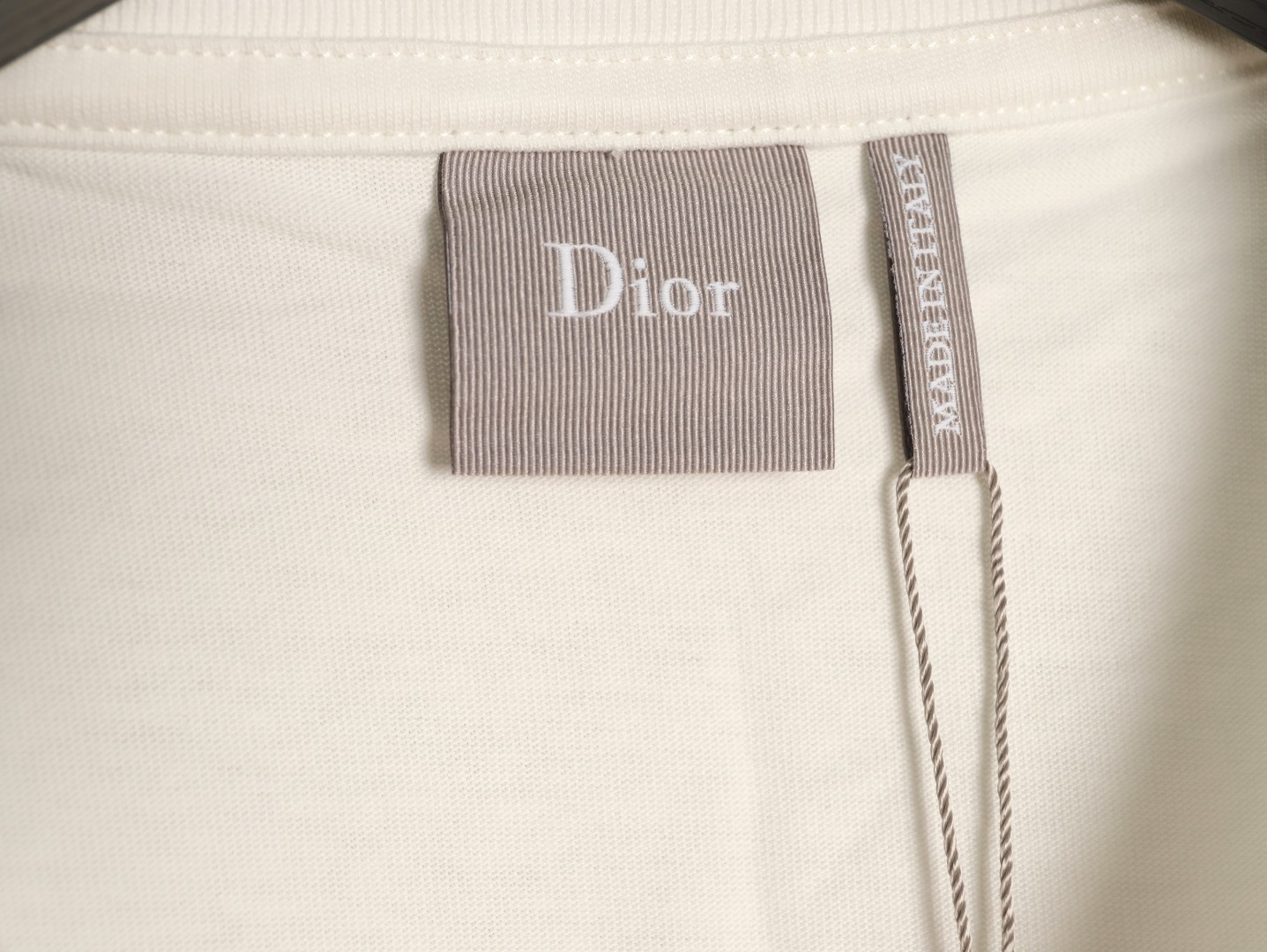 D*or short-sleeved t-shirt