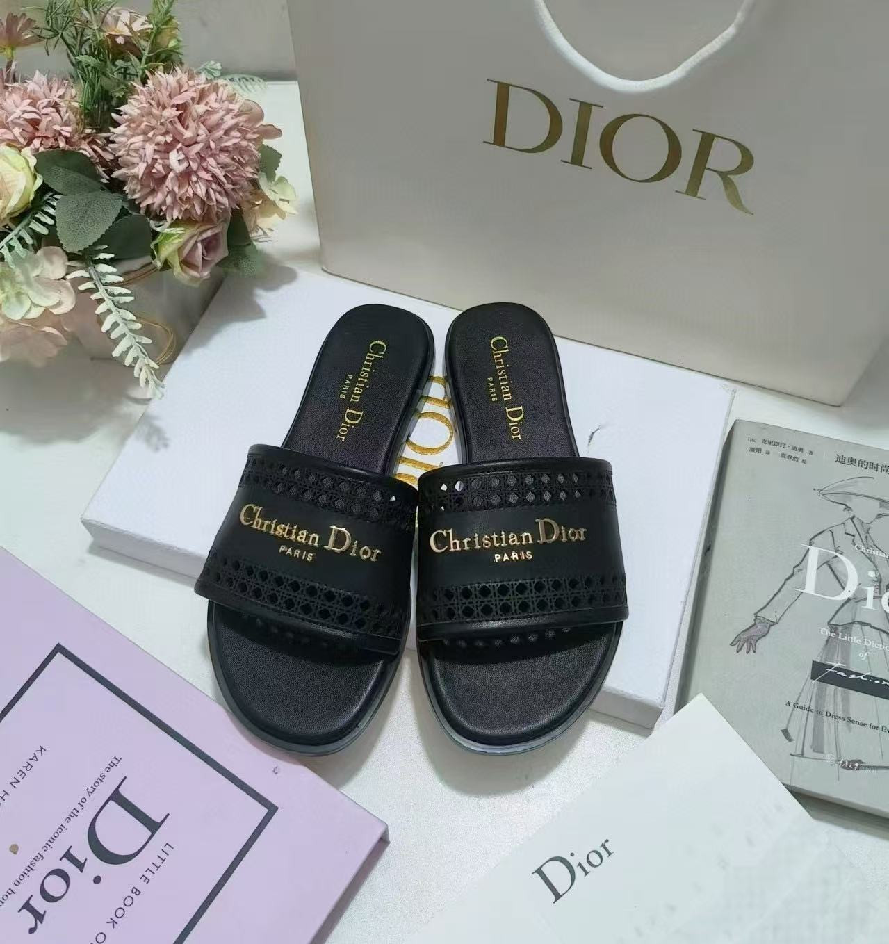 UA D*0r D-Lane Slide Black Calfskin with Openwork Microcannage Motif