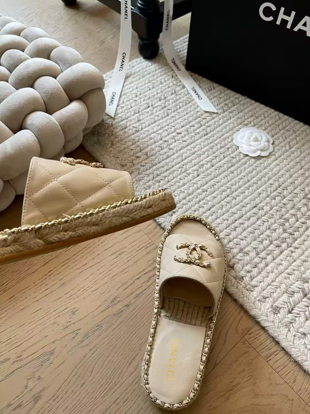 UA Ch*el Slides