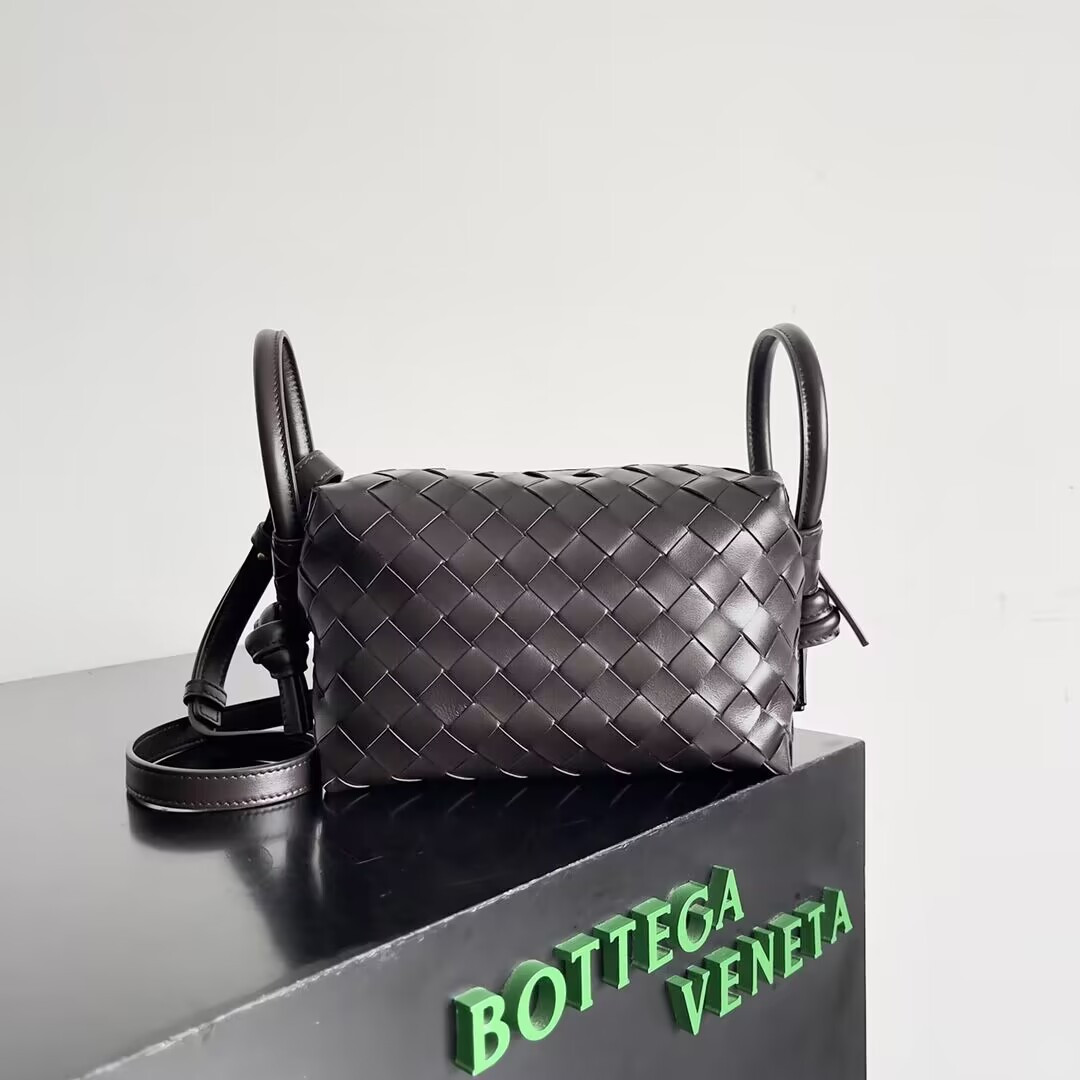 Bo*te*ga Ve*ne*ta Small Loop Cross-Body Bag 17x10x6cm
