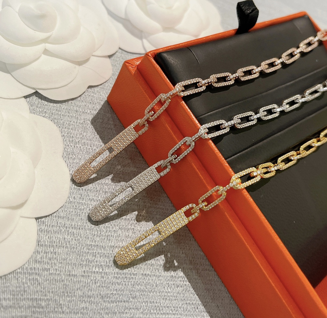 H**me5 fully di*m*nd-encrusted kelly bracelet