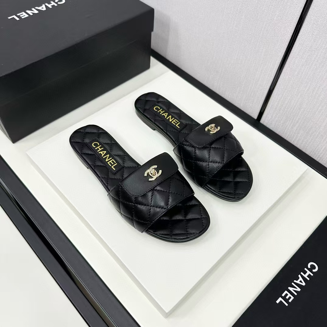UA Ch*el Slippers