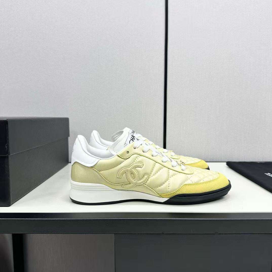 UA Ch*el SNEAKER