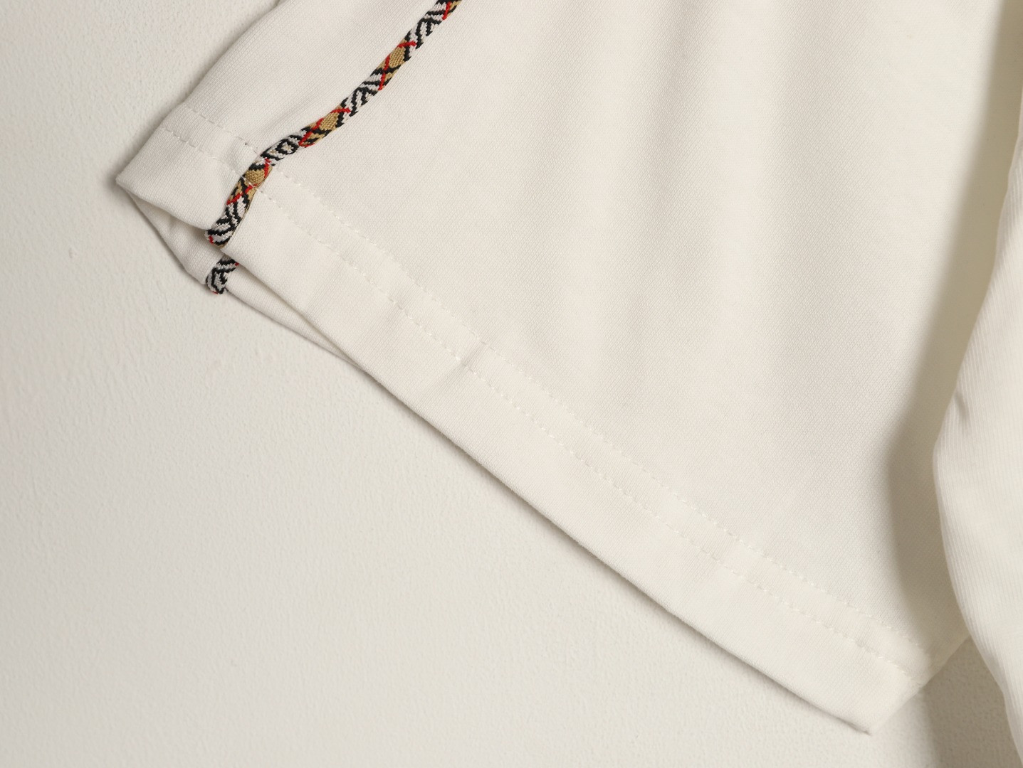 B**rry short-sleeved t-shirt