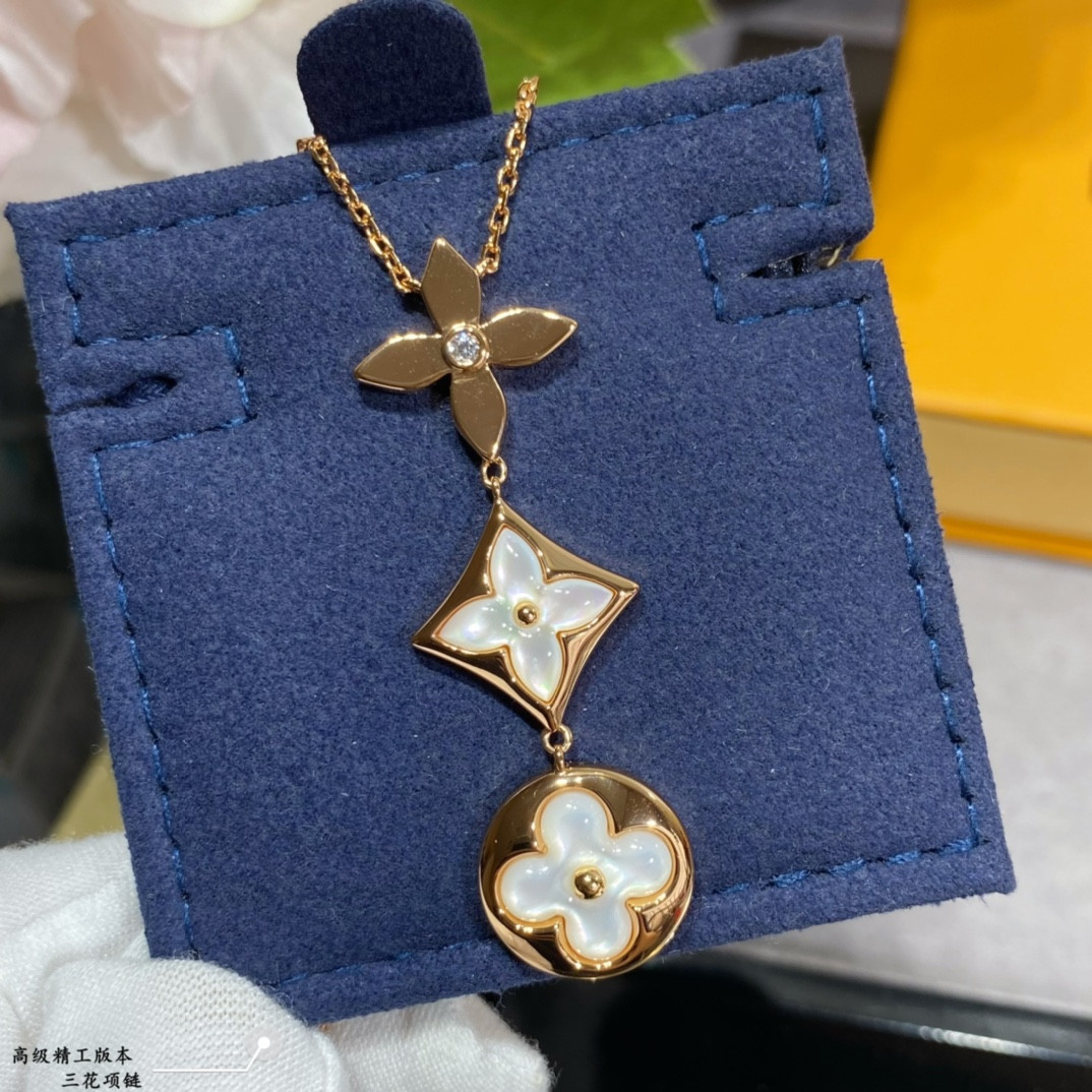 L0*is V*t0n Three-Flower Necklace Rose Gold