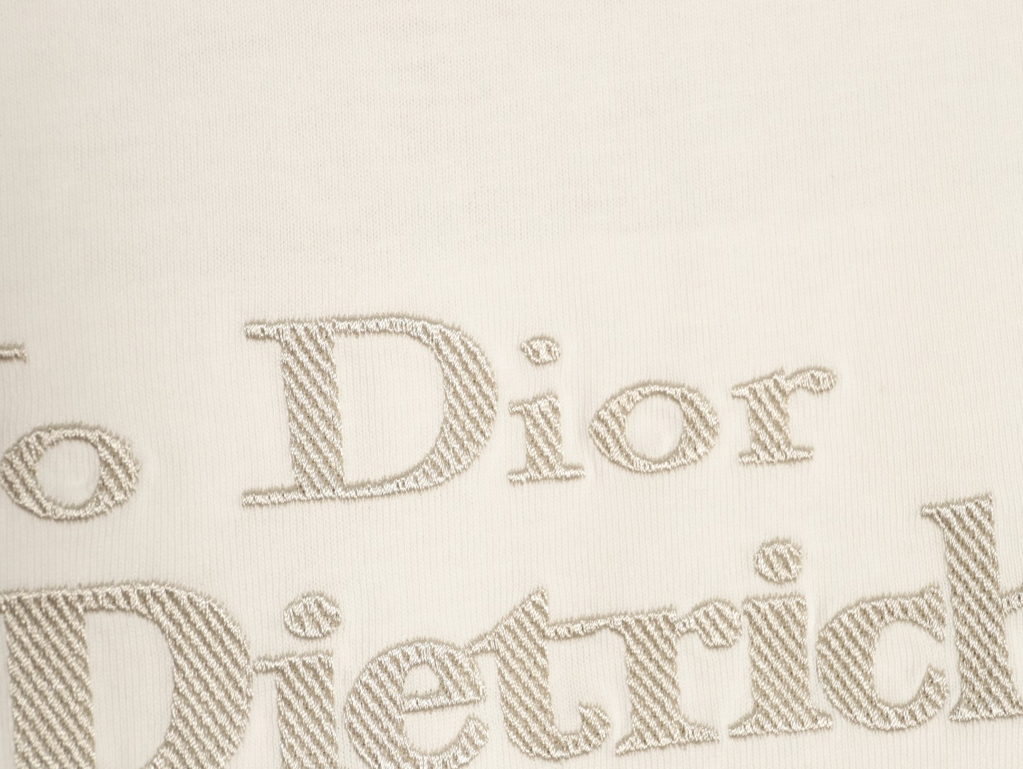 D*or short-sleeved t-shirt
