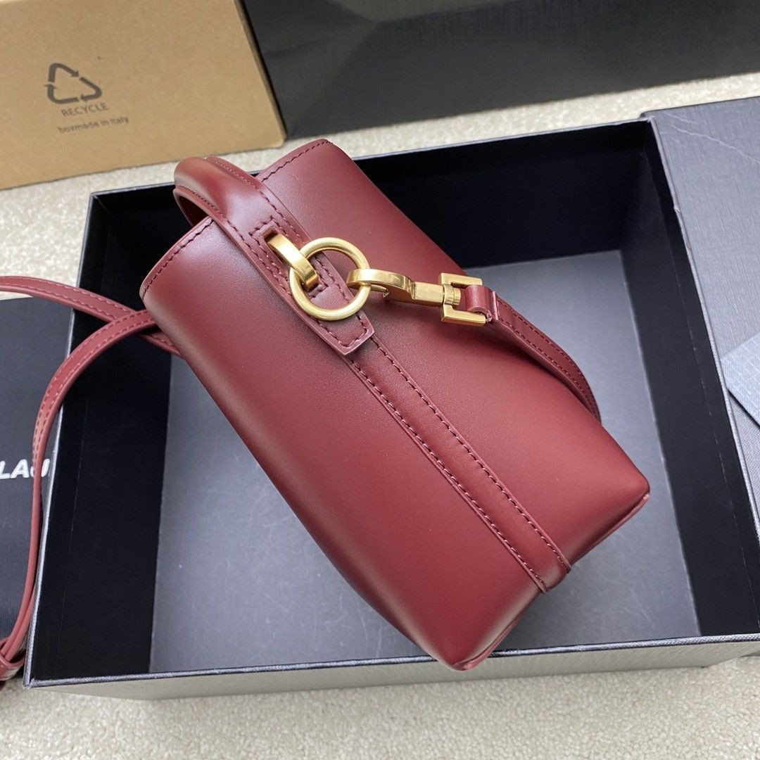 Y*L LE 37 Mini (Shiny Leather) 15x13x6cm