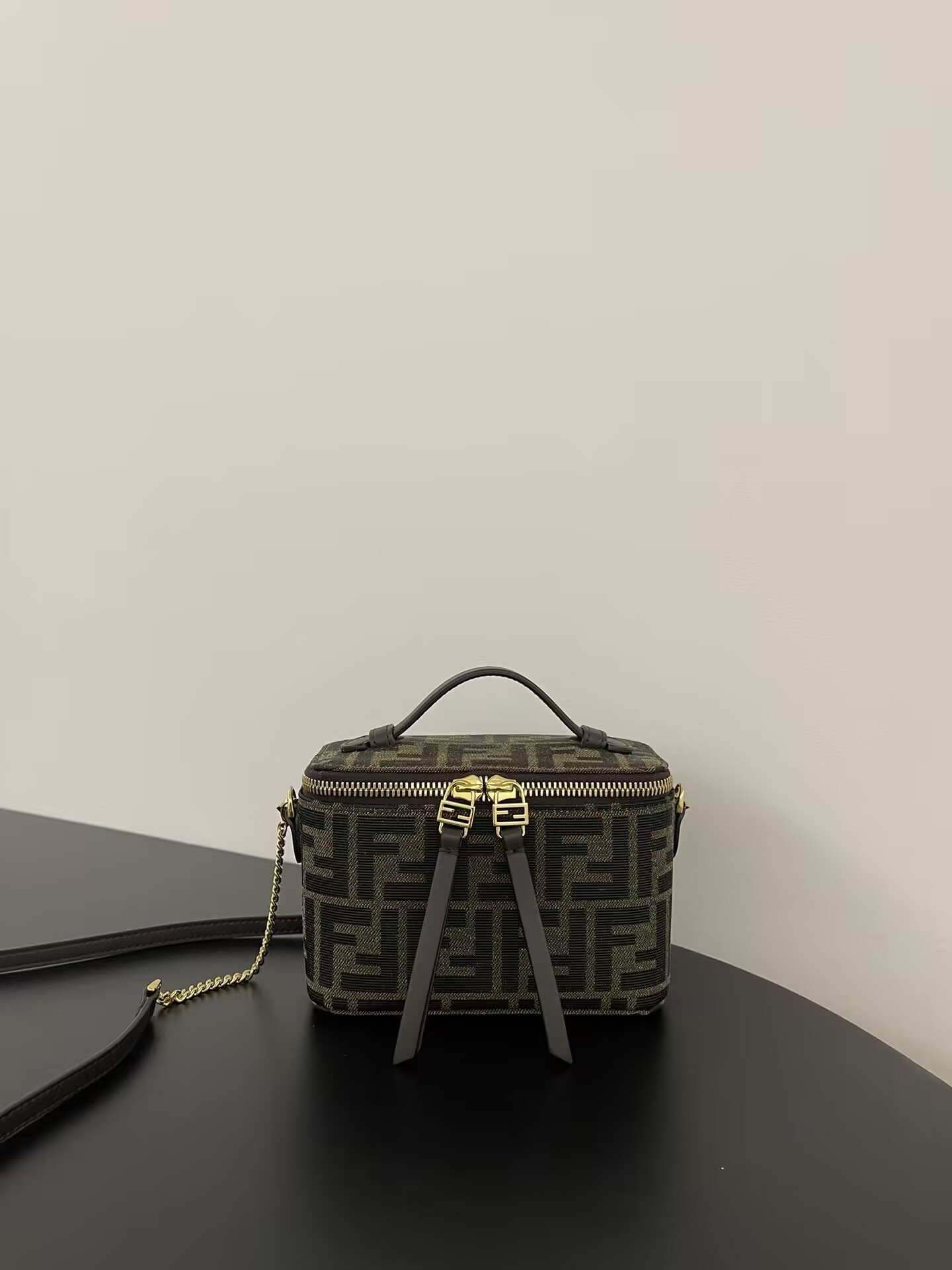 F**di vanity mini handbag 16x8x11cm