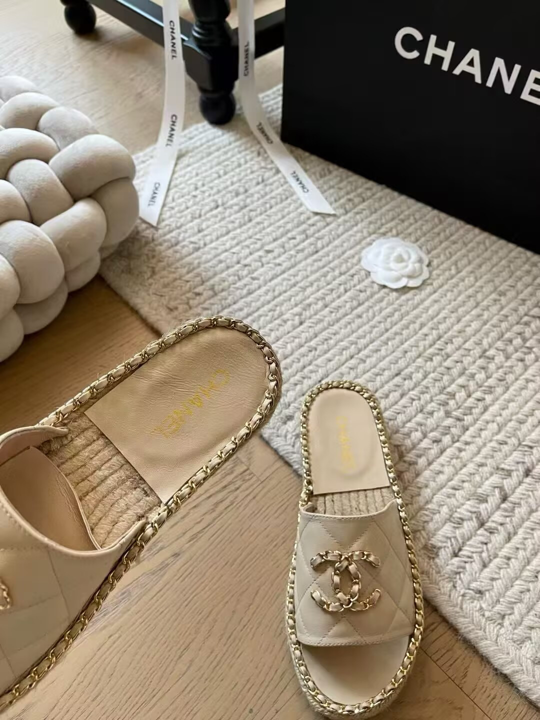 UA Ch*el Slides