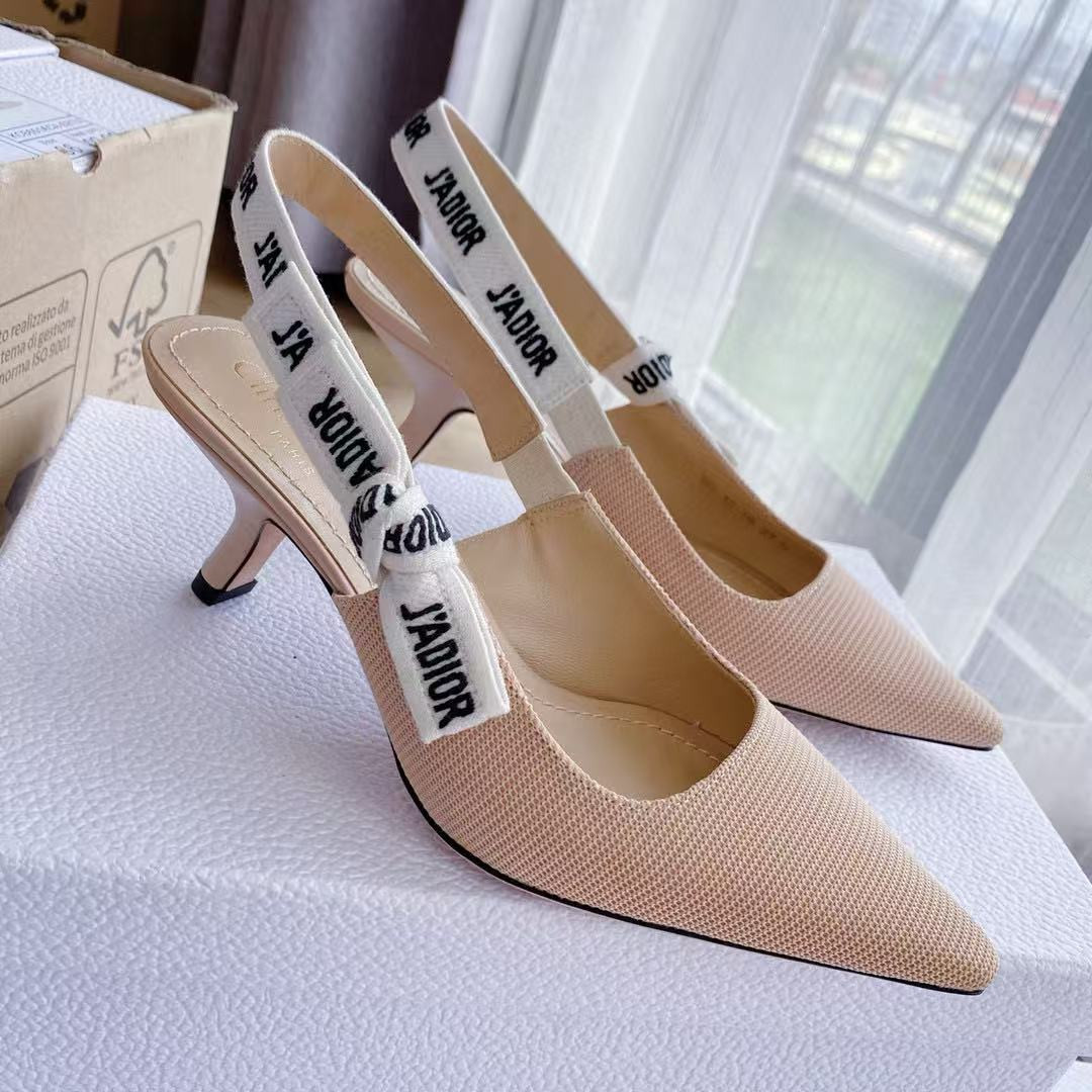 UA D*0r J'AD*0r Slingback Pump