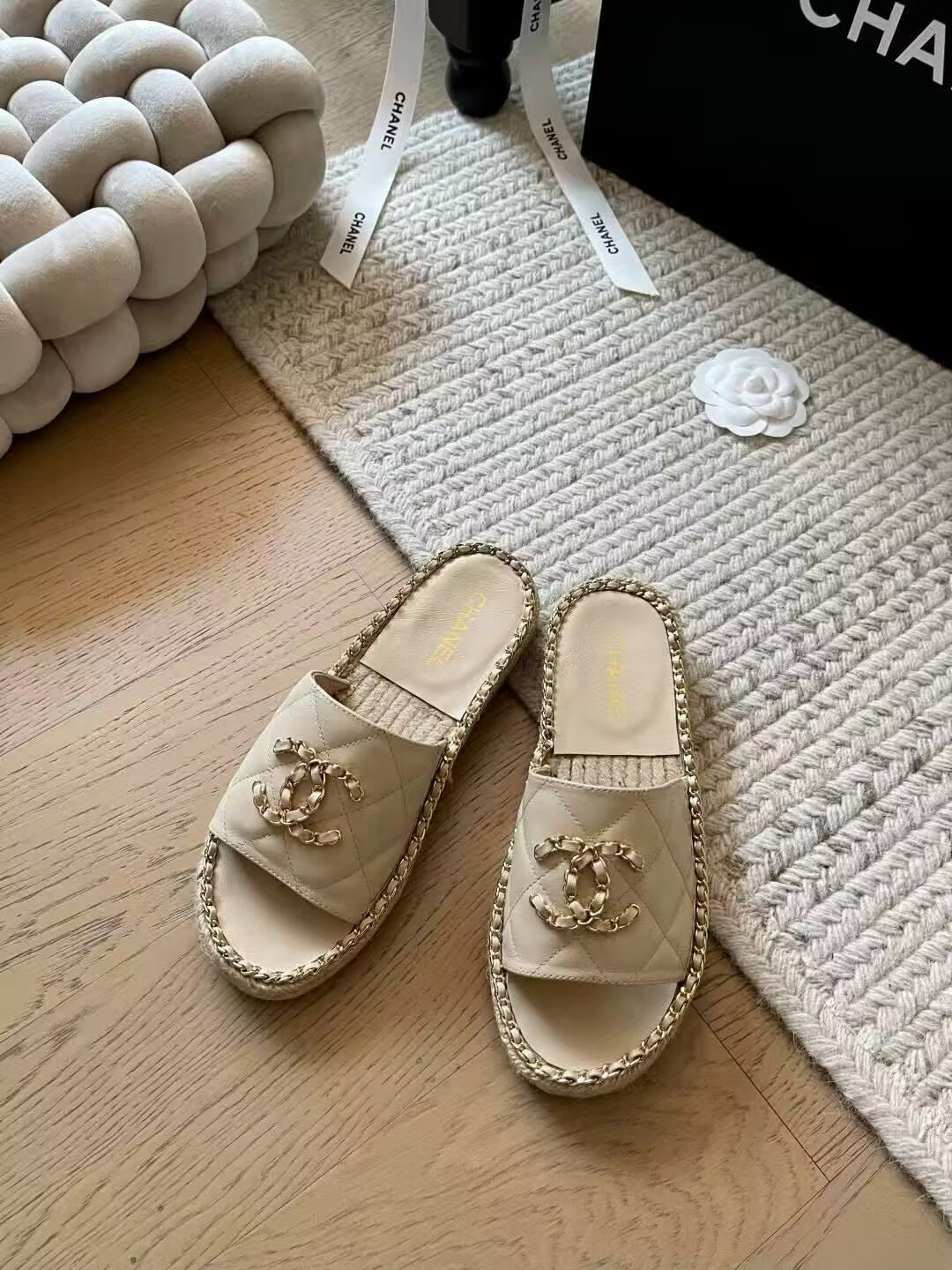 UA Ch*el Slides