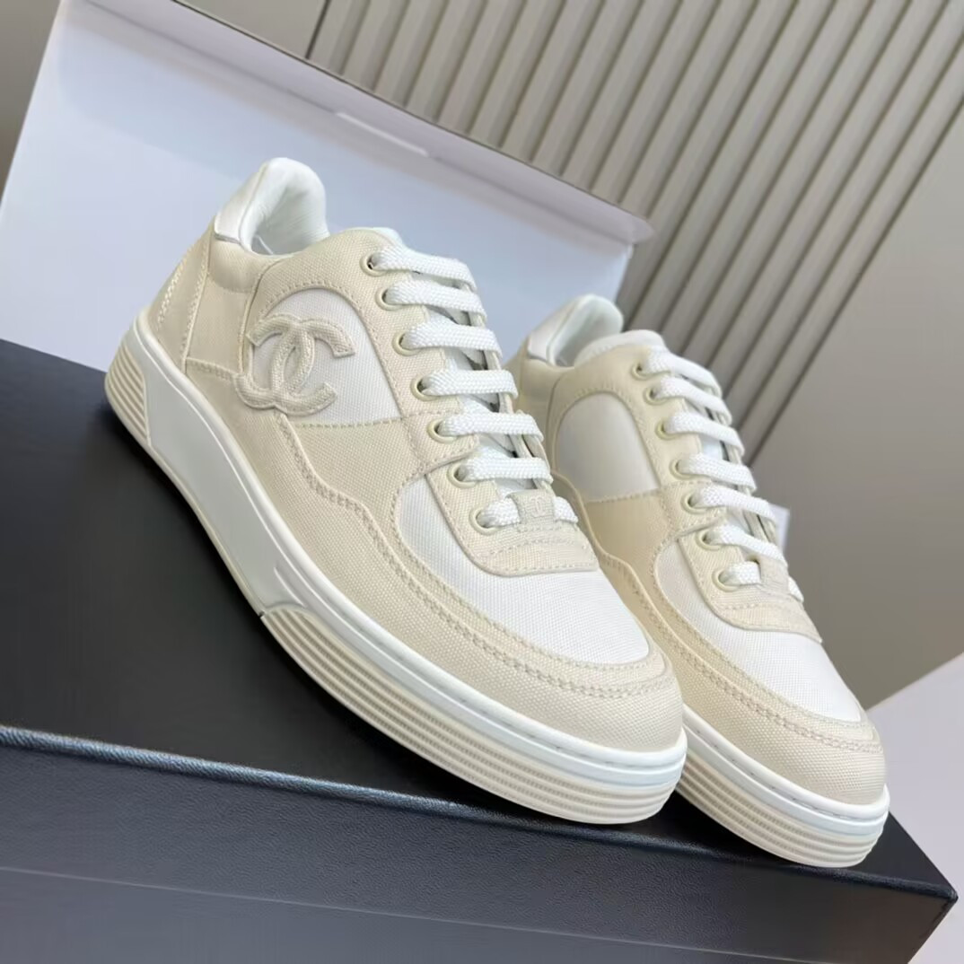 UA Ch*el SNEAKER